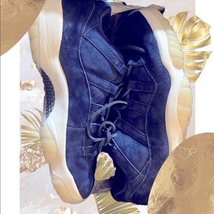 MENS AIR JORDAN 11 RETRO LOW- BLUE VELVET